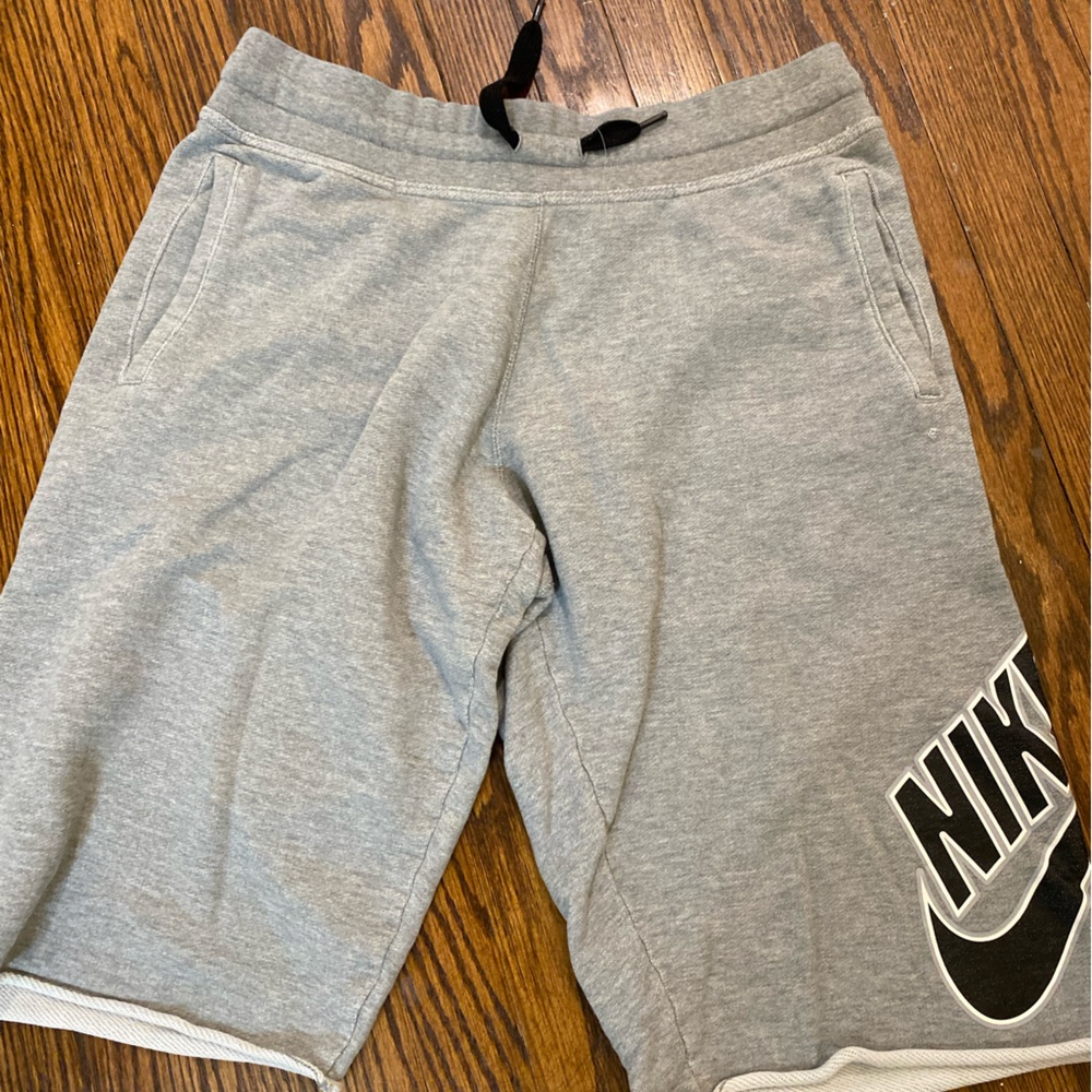 Nike men shorts Large